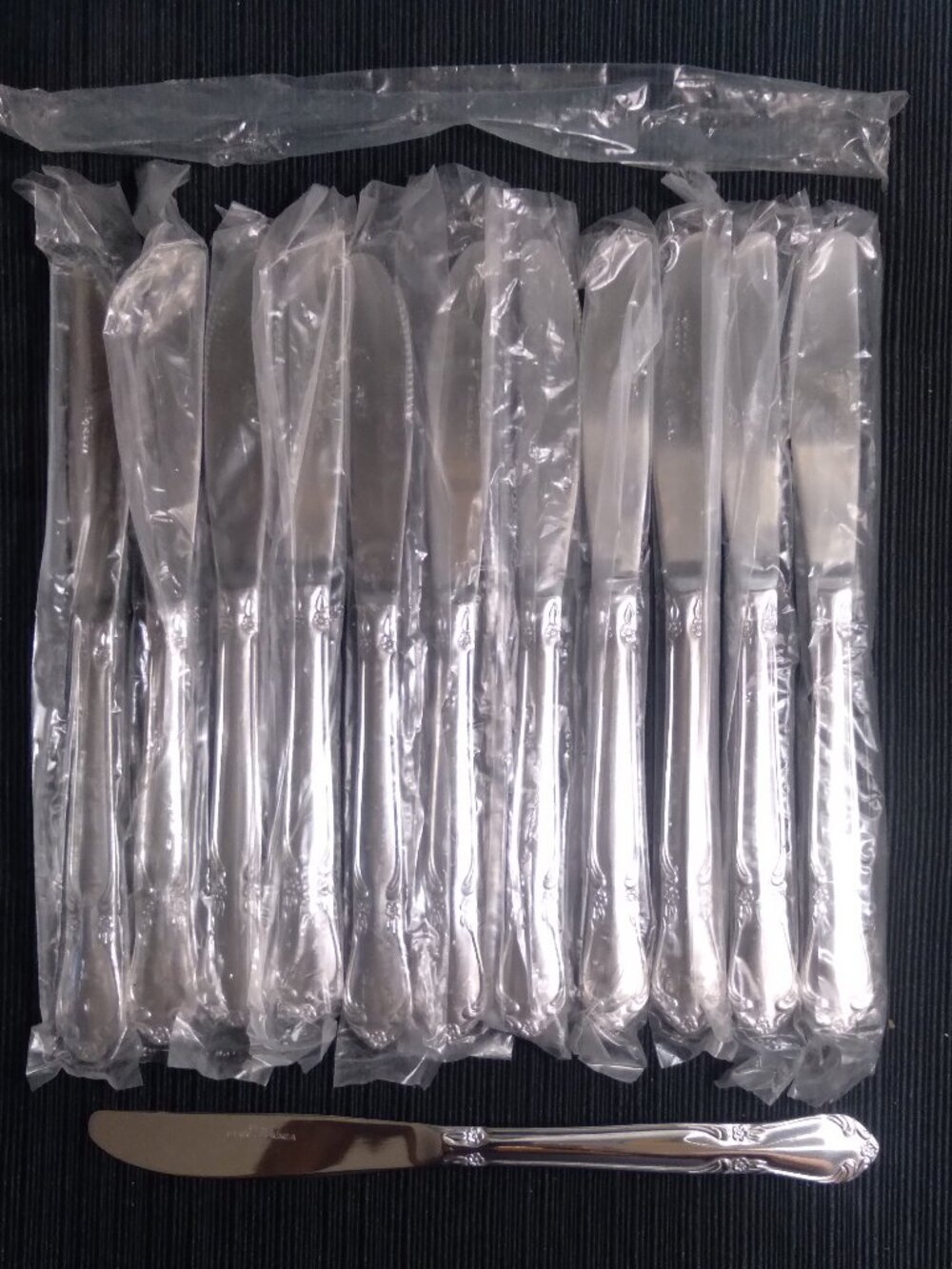Vtg NOS Serco Stainless Box of 12 Dinner Knives